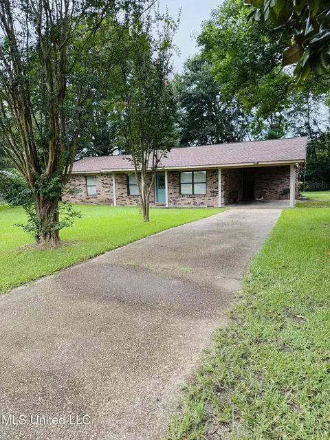 281 E Mcpherson Dr, Monticello, MS 39654 photo 3