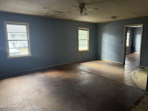 203 E Simpson Ave, Mendenhall, MS 39114 photo 3