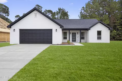 1792 Granhurst St, Gautier, MS 39553