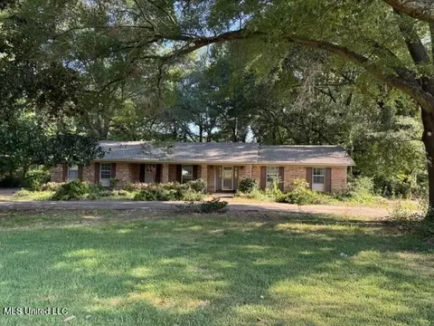 16 Norris Cv, Senatobia, MS 38668
