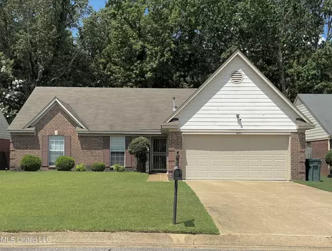 8287 Grayce Dr, Southaven, MS 38671