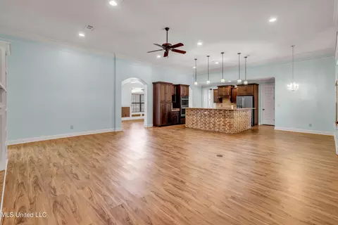 Living - 13505 E Glendale Rd, Vancleave, MS 39565 photo 3 of 4
