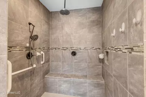 Bath - 13505 E Glendale Rd, Vancleave, MS 39565 photo 4 of 7