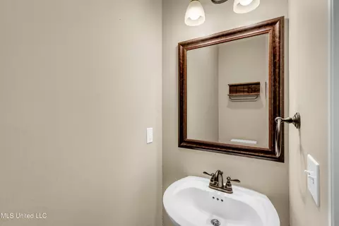 Bath - 13505 E Glendale Rd, Vancleave, MS 39565 photo 5 of 7