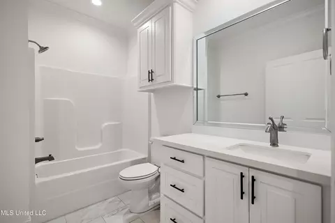 Bath - 172 Hampton Rdg, Madison, MS 39110 photo 3 of 3