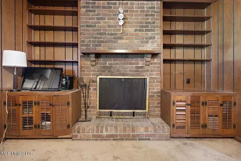 Living - 751 Dorgan St, Jackson, MS 39204 photo 4 of 4