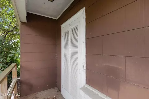 Exterior - 751 Dorgan St, Jackson, MS 39204 photo 3 of 7