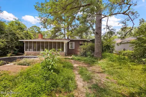 Exterior - 751 Dorgan St, Jackson, MS 39204 photo 5 of 7