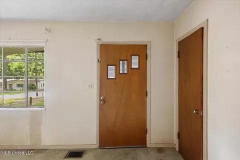 Entry Way - 751 Dorgan St, Jackson, MS 39204 photo 1 of 1
