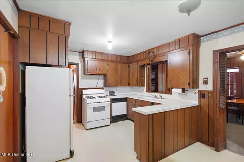 Kitchen - 751 Dorgan St, Jackson, MS 39204 photo 3 of 3