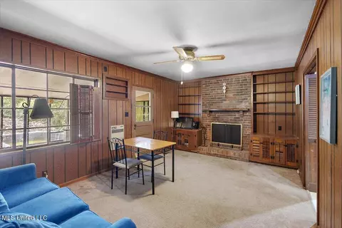 Living - 751 Dorgan St, Jackson, MS 39204 photo 3 of 4