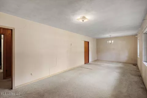 Living - 751 Dorgan St, Jackson, MS 39204 photo 1 of 4