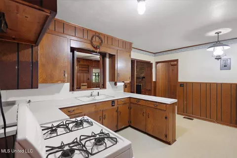 Kitchen - 751 Dorgan St, Jackson, MS 39204 photo 1 of 3