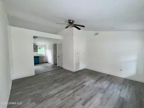 Living - 787 Hill Rd, Coldwater, MS 38618 photo 1 of 2