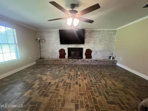 17116 Pierce St, Moss Point, MS 39562 photo 3