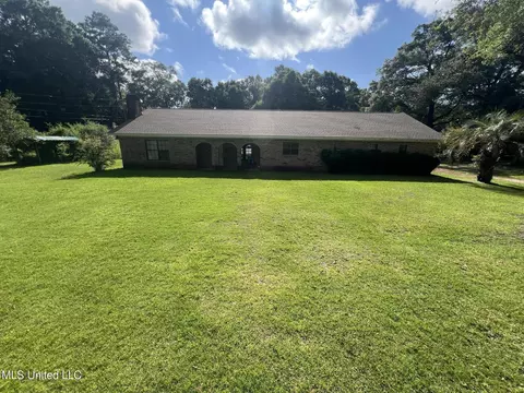 17116 Pierce St, Moss Point, MS 39562
