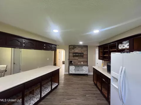 17116 Pierce St, Moss Point, MS 39562 photo 9