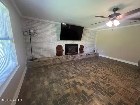 17116 Pierce St, Moss Point, MS 39562 photo 4