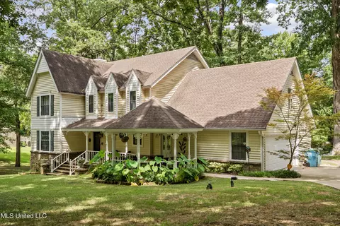 7155 Country Oak Dr, Southaven, MS 38672