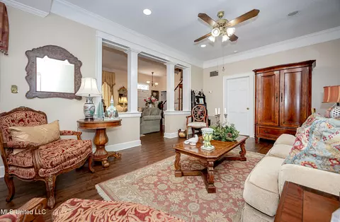 Living - 4019 Bellview Ave, Moss Point, MS 39563 photo 9 of 11