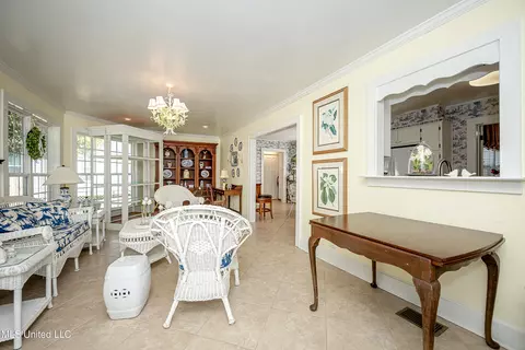 Dining - 4019 Bellview Ave, Moss Point, MS 39563 photo 5 of 5
