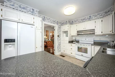 Kitchen - 4019 Bellview Ave, Moss Point, MS 39563 photo 5 of 5