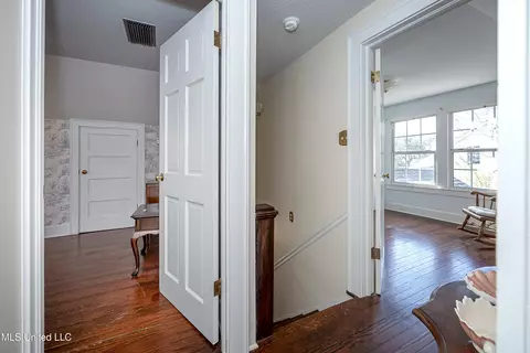 Entry Way - 4019 Bellview Ave, Moss Point, MS 39563 photo 10 of 11