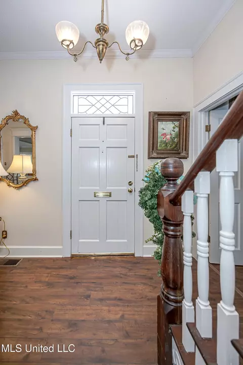 Entry Way - 4019 Bellview Ave, Moss Point, MS 39563 photo 4 of 11