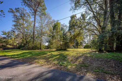 Exterior - 4019 Bellview Ave, Moss Point, MS 39563 photo 7 of 30