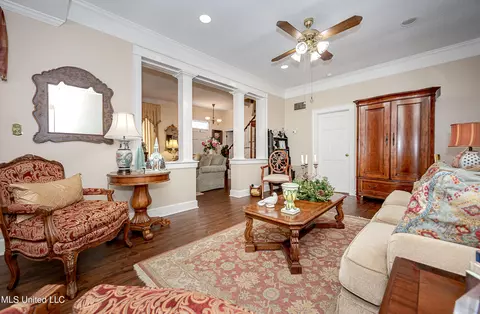 Living - 4019 Bellview Ave, Moss Point, MS 39563 photo 10 of 11