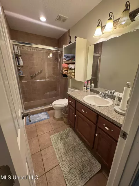 Bath - 202 Green Rd, Lucedale, MS 39452 photo 2 of 2