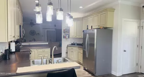 Kitchen - 561 Sharon Rd, Canton, MS 39046 photo 2 of 3