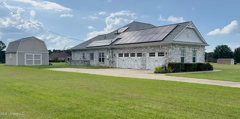 561 Sharon Rd, Canton, MS 39046