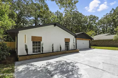 108 Elm Trl, Brandon, MS 39047