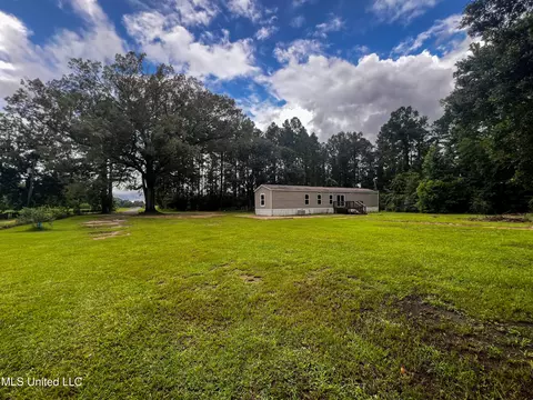 130 Shady Grove Dr, Lucedale, MS 39452