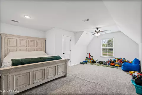 Bedroom - 10437 Emerald Cv, Hernando, MS 38632 photo 4 of 5