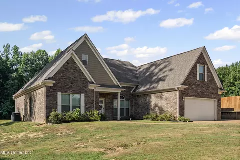 Exterior - 10437 Emerald Cv, Hernando, MS 38632 photo 3 of 4