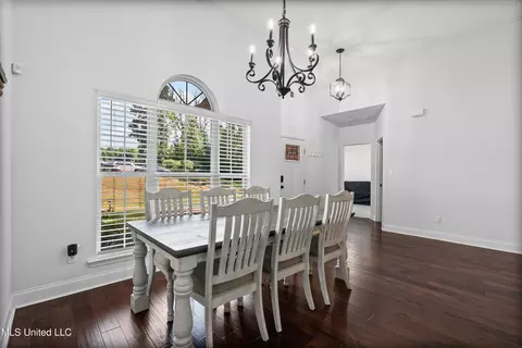 Dining - 10437 Emerald Cv, Hernando, MS 38632 photo 1 of 2