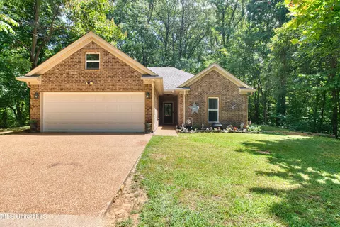 1860 Talledaga Trl, Hernando, MS 38632
