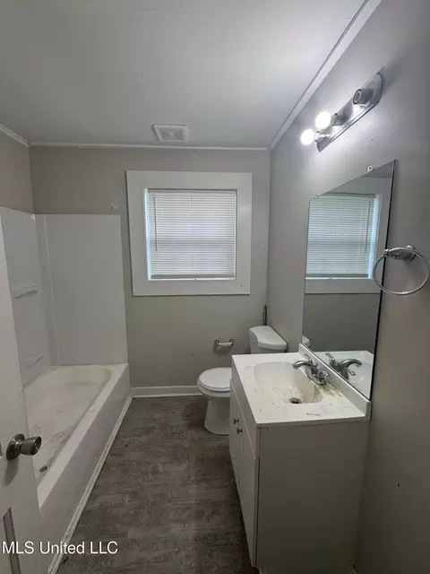 Bath - 4574 Hanging Moss Rd, Jackson, MS 39206 photo 1 of 2