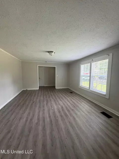 Living - 4574 Hanging Moss Rd, Jackson, MS 39206 photo 2 of 2