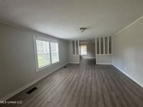 Living - 4574 Hanging Moss Rd, Jackson, MS 39206 photo 1 of 2