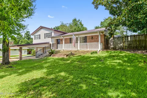 9026 Ridge Rd, Gulfport, MS 39503
