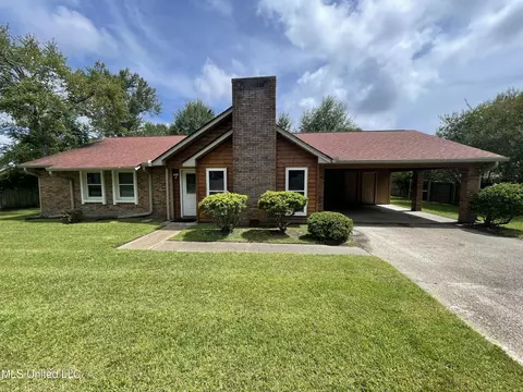2033 Hill Dr, Biloxi, MS 39532