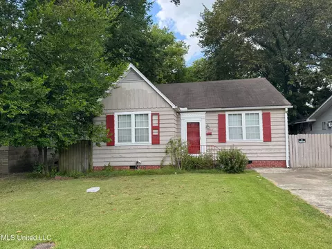 1407 Grand Ave, Yazoo City, MS 39194