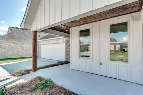 Exterior - 229 Bronson Bnd, Flowood, MS 39232 photo 4 of 7