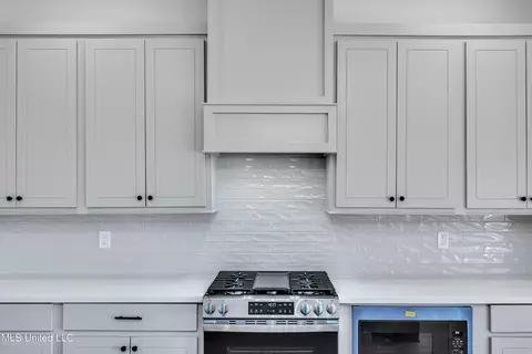Kitchen - 229 Bronson Bnd, Flowood, MS 39232 photo 3 of 4