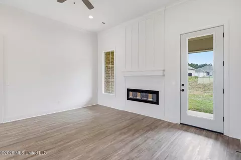 Living - 229 Jasmine Cove Cir, Brandon, MS 39042 photo 3 of 4