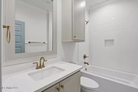 Bath - 159 Bronson Bnd, Flowood, MS 39232 photo 3 of 4