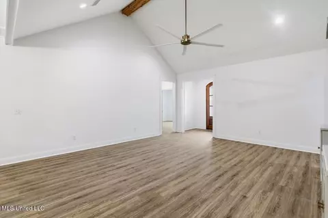Living - 159 Bronson Bnd, Flowood, MS 39232 photo 2 of 5